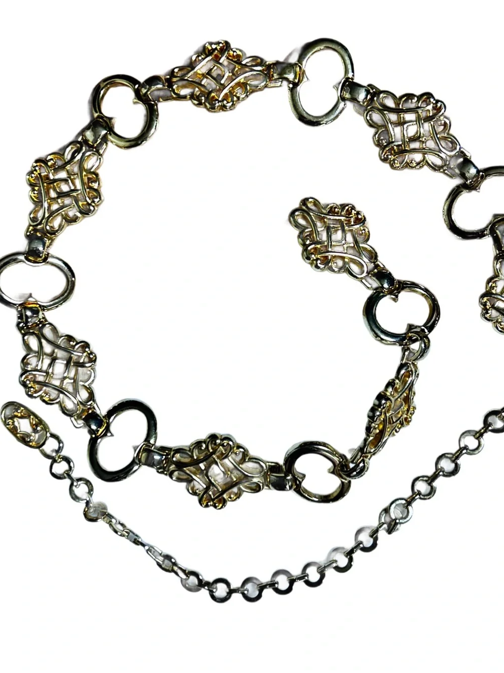 R ~ Vintage ~ Large ~ Gold Tone Chain Link Celtic Knot Design Belt